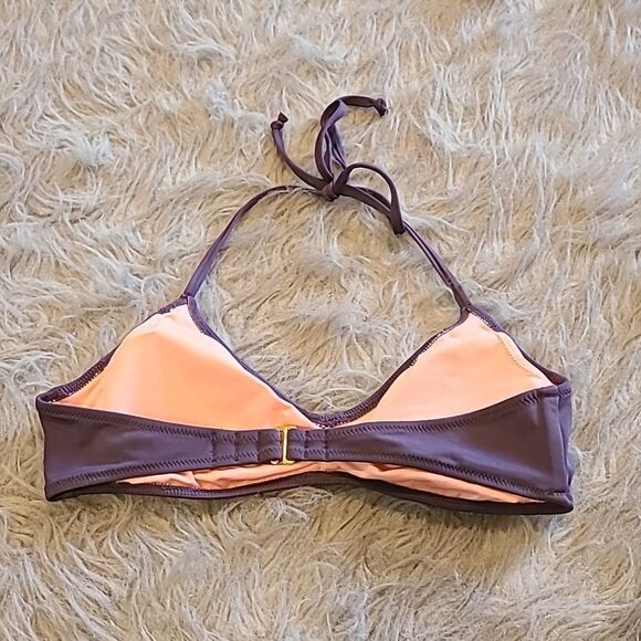 Victoria secret womens purple halter style swim suit top with gathered middle - Picture 3 of 5